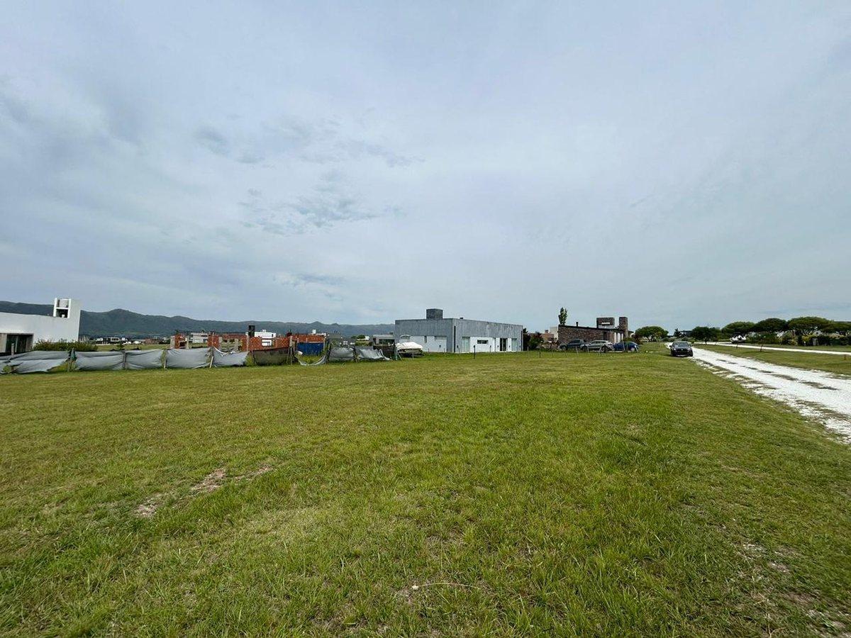 VENTA LOTE EN PUERTO DEL AGUILA DE 1.514 M2