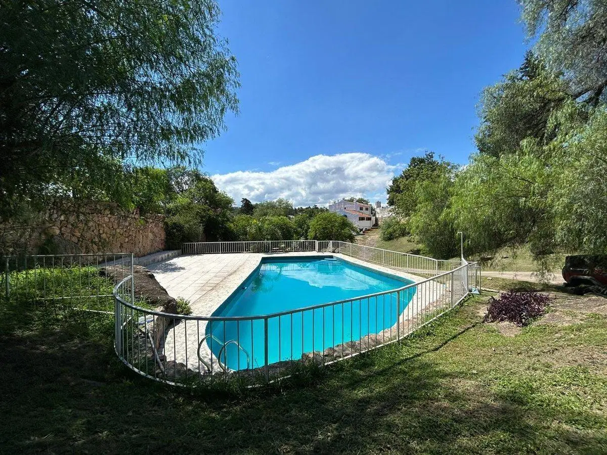 VENTA DPTO 3 DORMITORIOS CARLOS PAZ PILETA 3