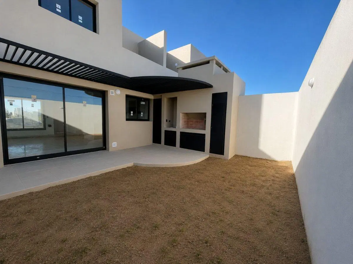 VENTA DUPLEX DOS DORMITORIOS QUEBRADAS MANANTIALES 5
