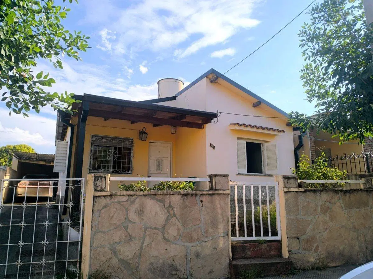 VENTA CASAc 2 DORM. + DPTO INDEPENDIENTE 2