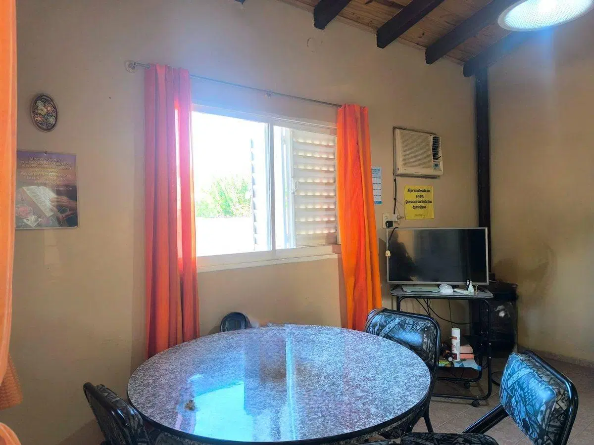 VENTA CASAc 2 DORM. + DPTO INDEPENDIENTE 3