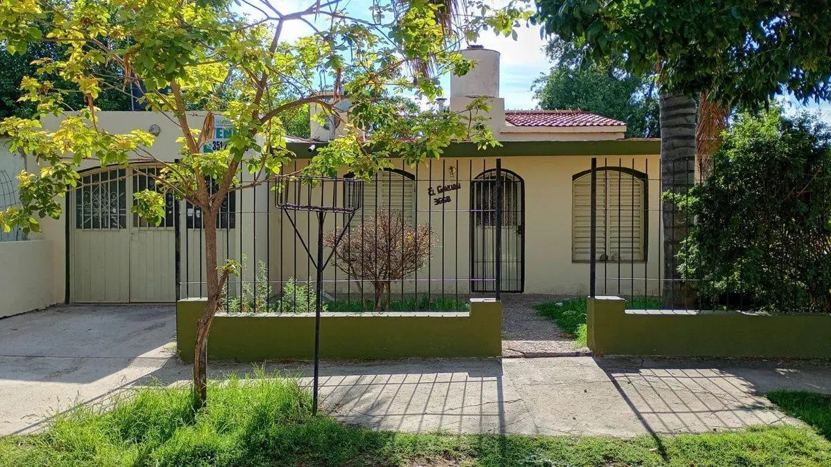 EN VENTA CASA 3 DORMITORIOS APTA CREDITO ARENALES 2
