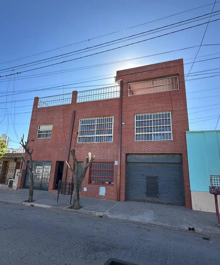 Venta casa 3 dorm. + local comercial + galpón 5