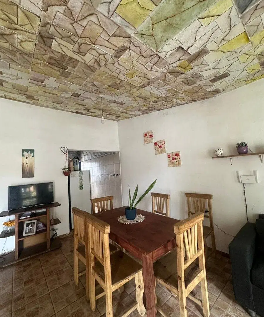 Venta casa 3 dorm. con patio – B° Las Lilas HORIZ. 4