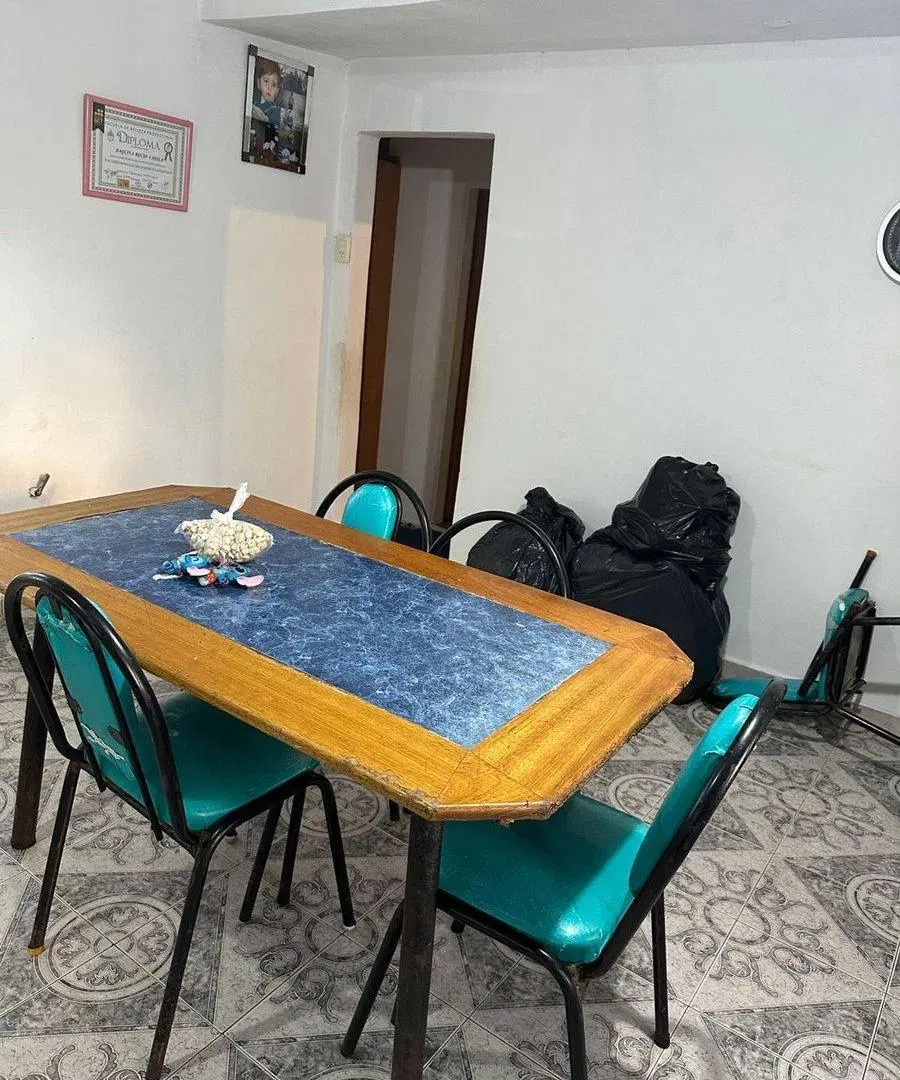 VENTA CASA 2 DOR + COCHERA + DPTO B° CABILDO 2