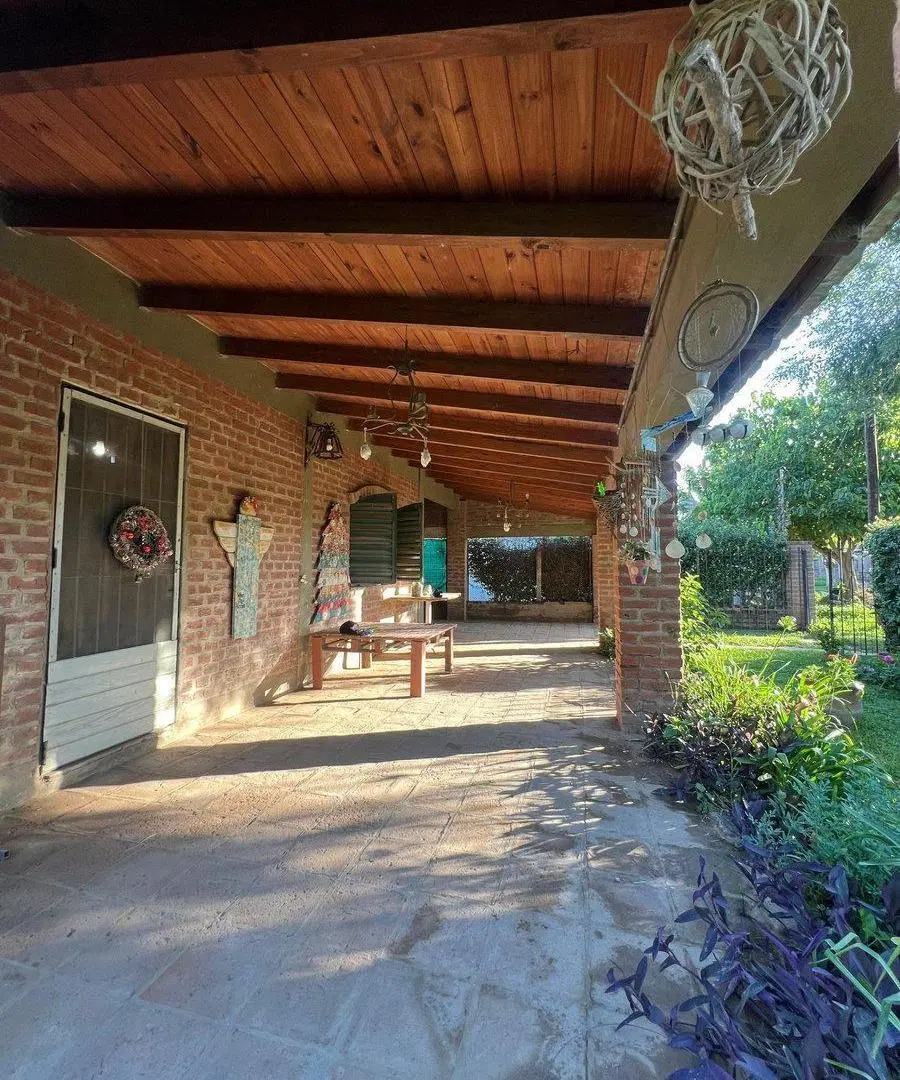 VENTA DE CASA 5 DORMITORIOS A METROS DEL RIO 2