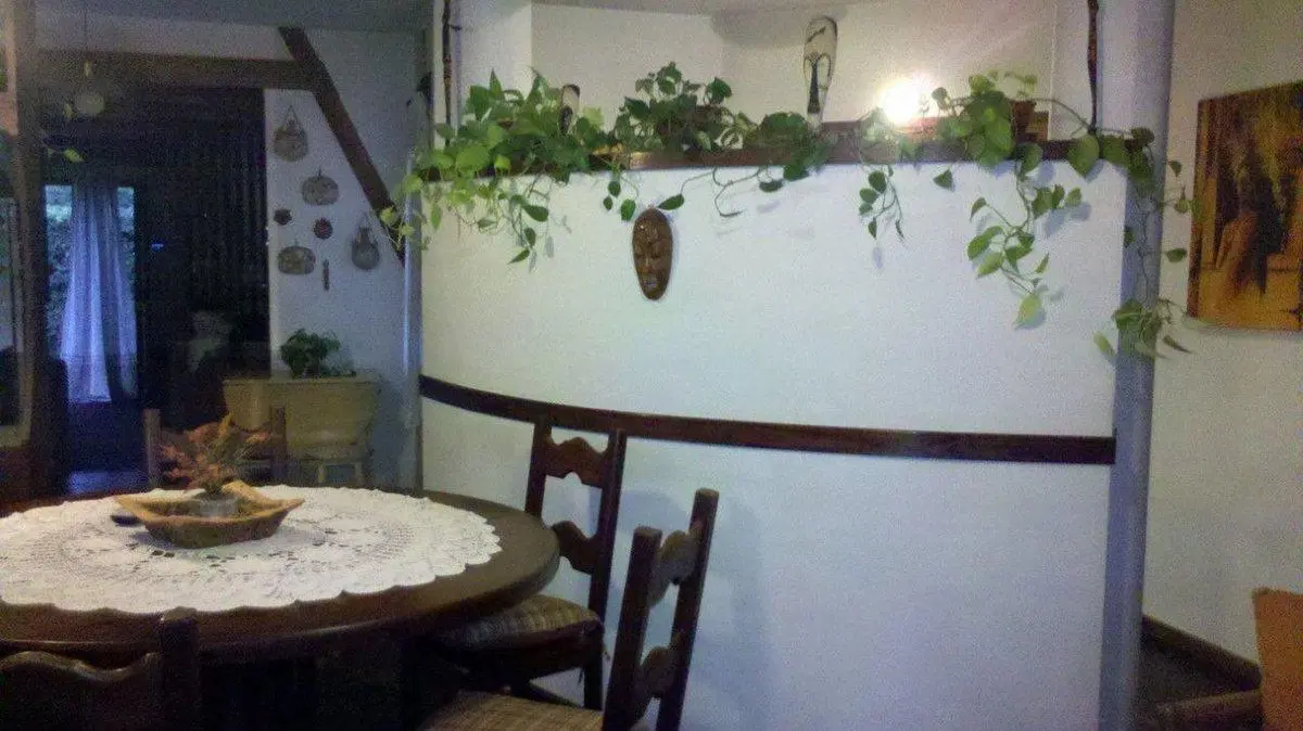 VENTA CASA 4 DORMITORIO MENDIOLAZA CENTRO CORDOBA 2