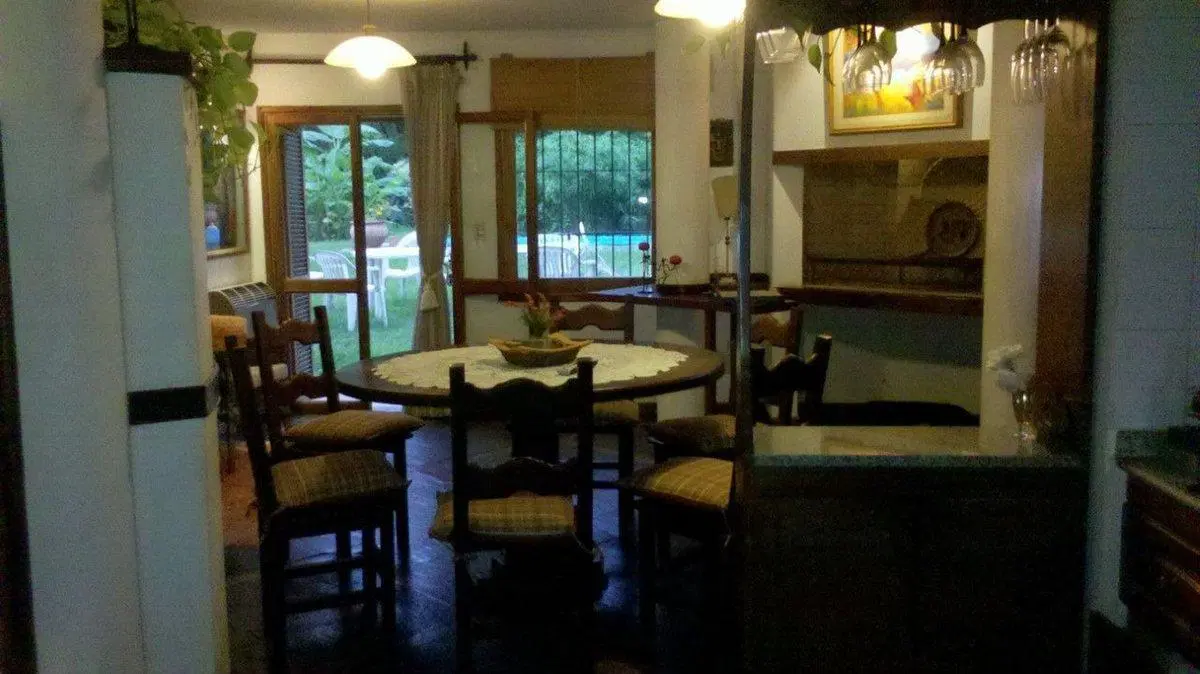 VENTA CASA 4 DORMITORIO MENDIOLAZA CENTRO CORDOBA 5