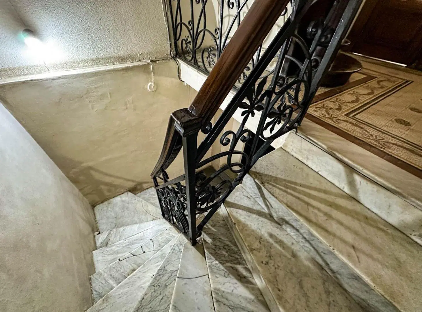 VENTA IMPORTANTE EDIFICIO SOBRE VELEZ SARSFIELD 8