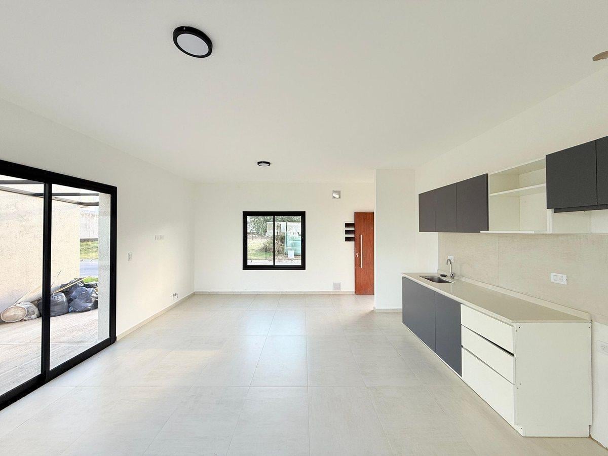 VENTA CASA 2 DORMITORIOS - ETAPA 4 DOCTA AVENIDA