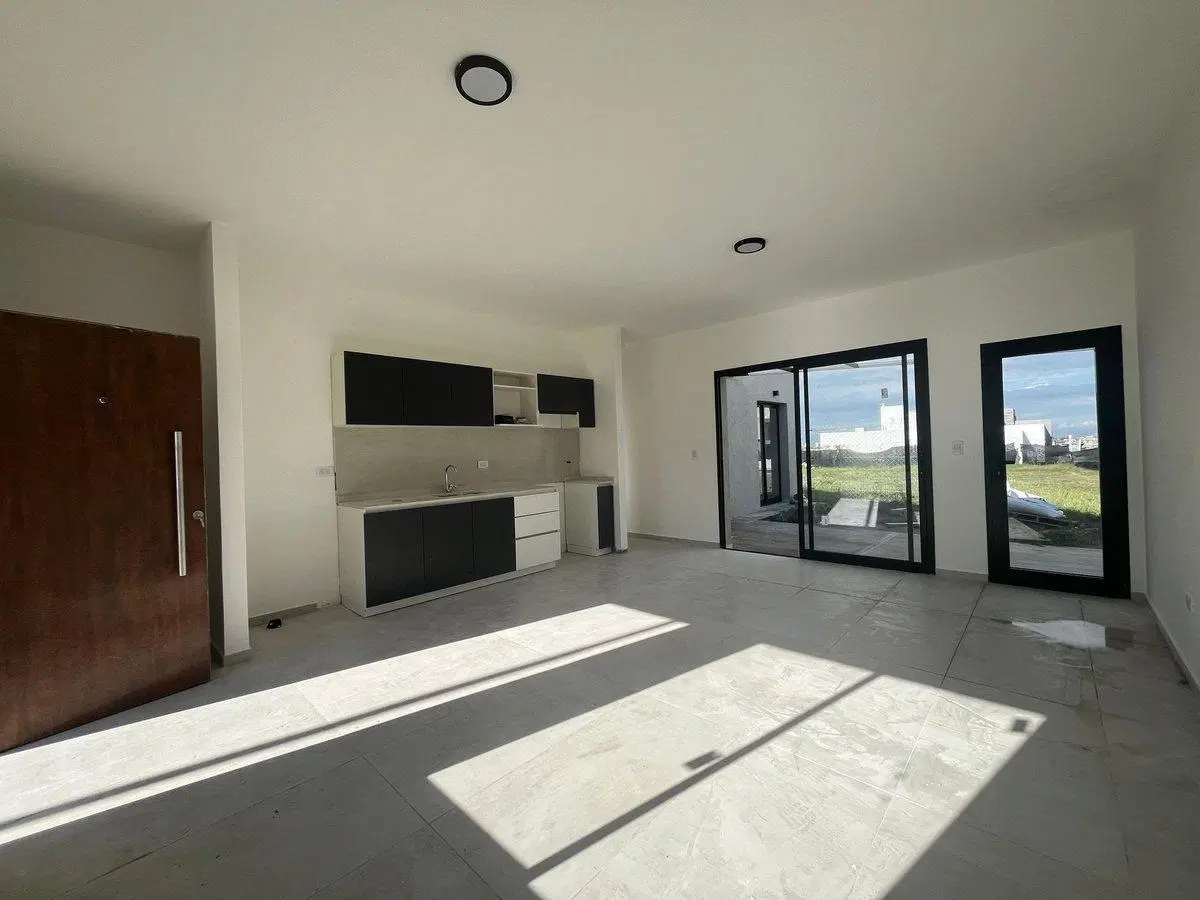 VENTA CASA ESQUINA 2 DORMITORIOS DOCTA AVENIDA 3