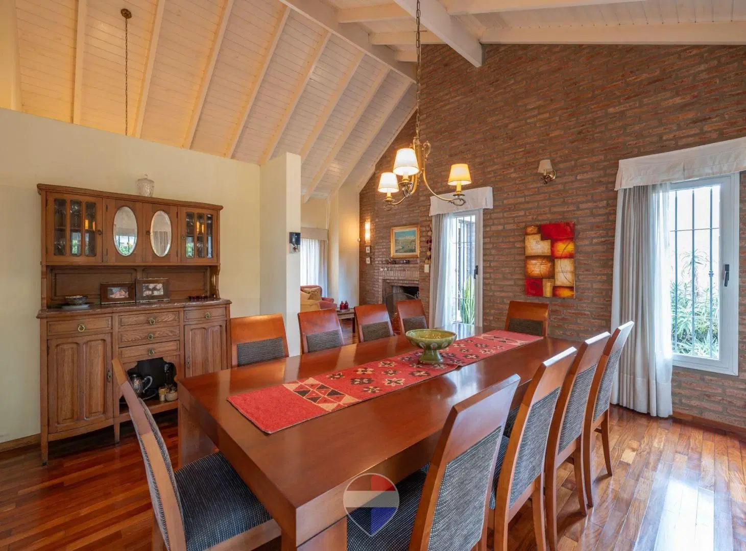 VENTA CASA 4 DORMITORIOS B° GRANJA DE FUNES CBA 5