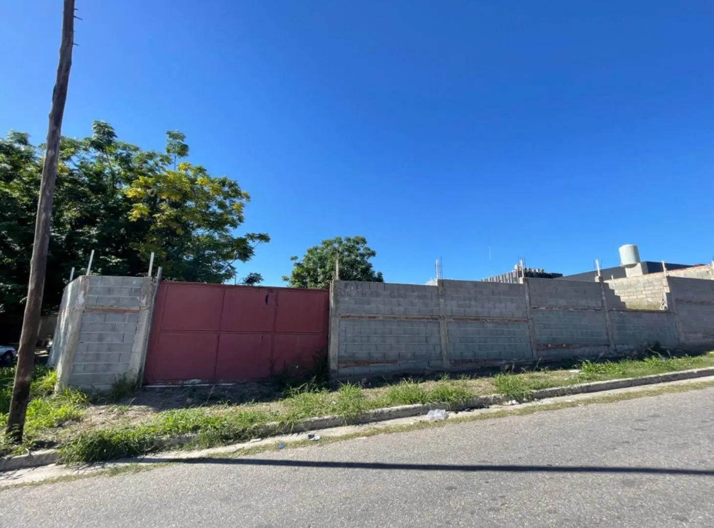 VENTA LOTE 350 M2 AV COLON 4000 Permuta Directa 2