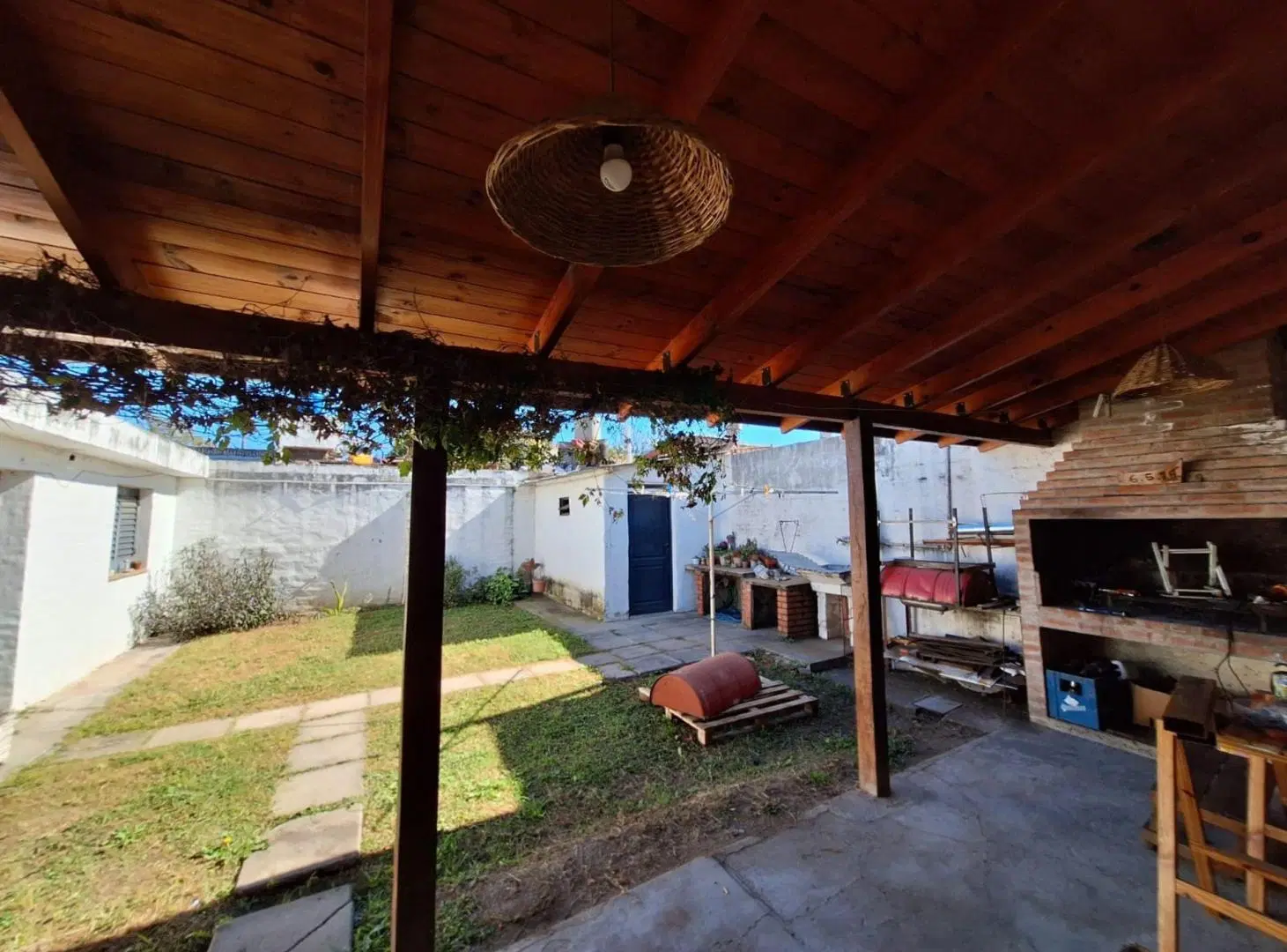 VENTA CASA 4 DORM GALERIA POETA LUGONES CBA 2