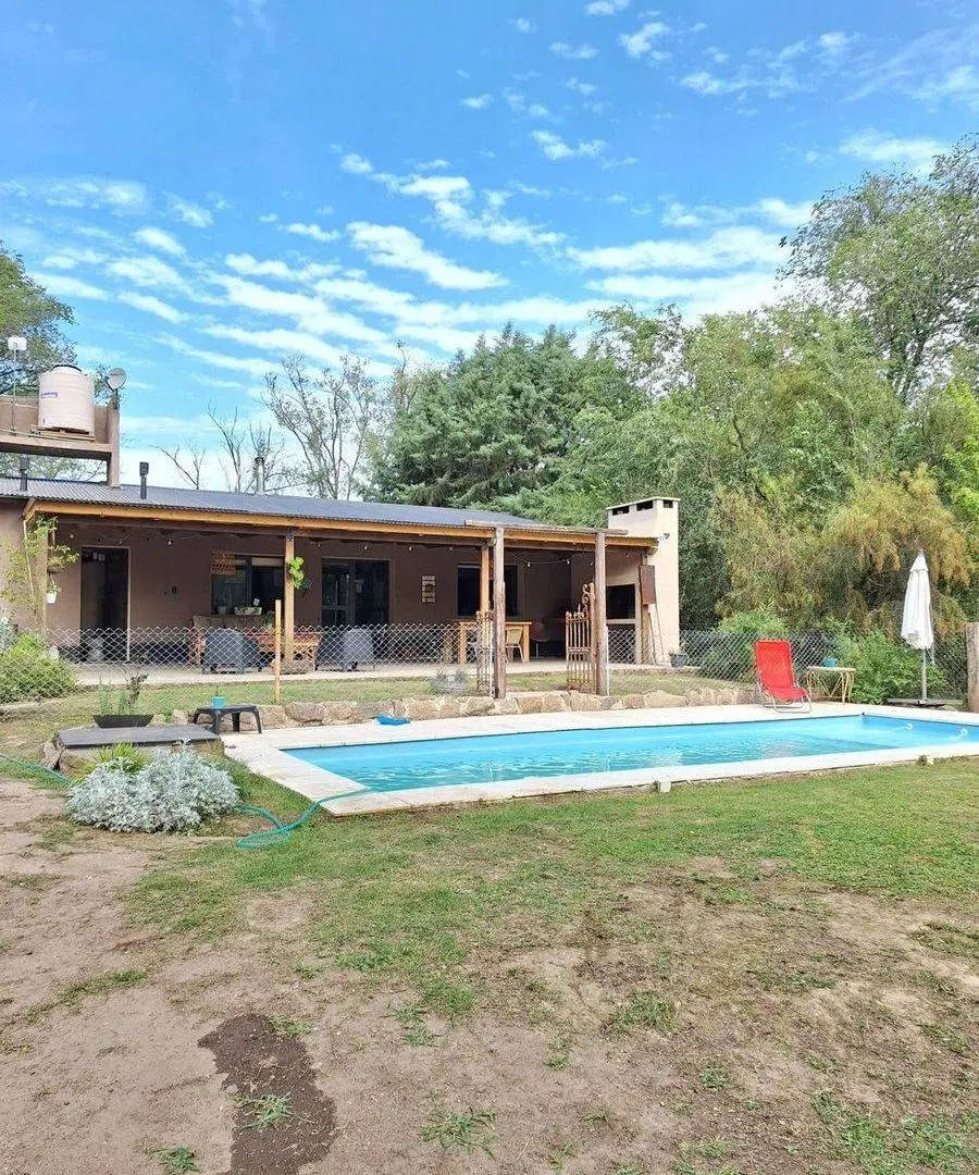 Se vende casa 3 dormitorios S. Rosa de Calamuchita 4