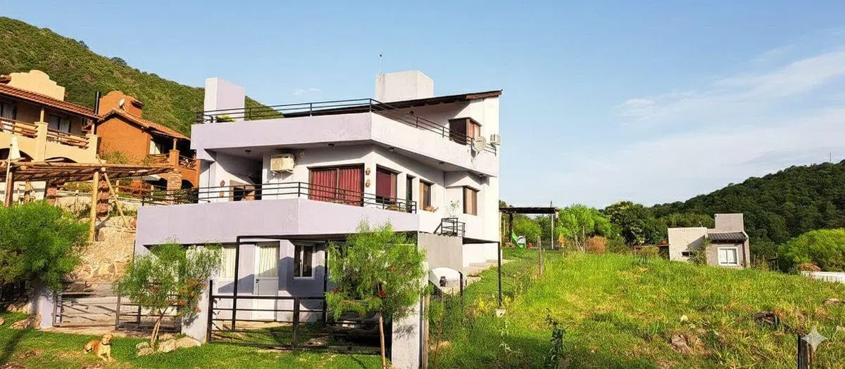 VENTA CASA + LOCAL SANTA ROSA DE CALAMUCHITA 2