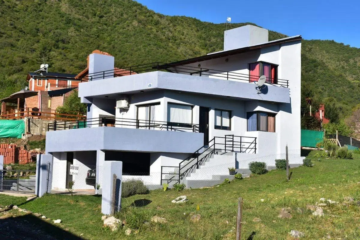 VENTA CASA + LOCAL SANTA ROSA DE CALAMUCHITA 4