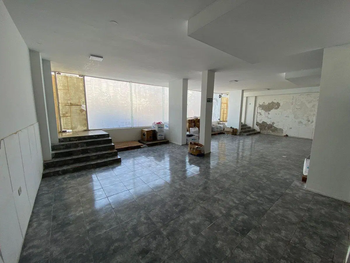 VENTA LOCAL COMERCIAL 310 m2 EN AV.CASTRO BARROS 4