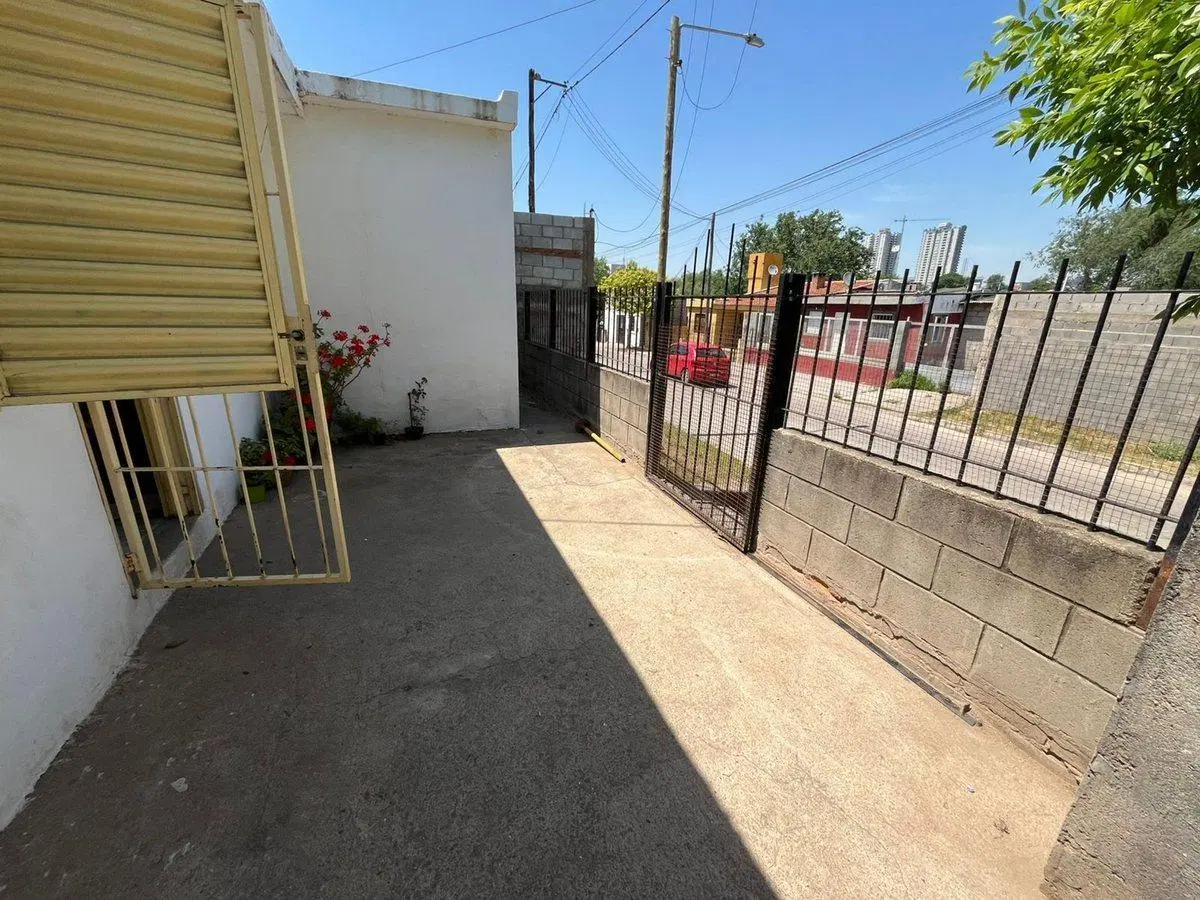 VENTA CASA CON DEPTO FRENTE A JARDIN BOTANICO 3