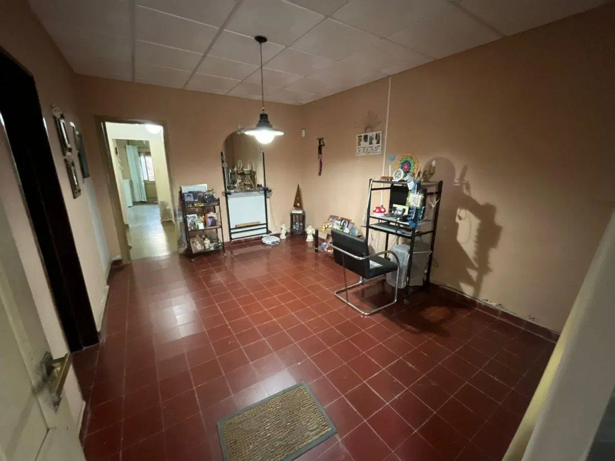 VENTA CASA CON PATIO APTA CREDITO EN J.I. DIAZ 2da 5