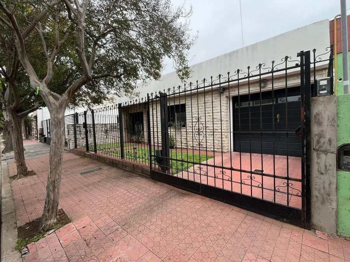 VENTA CASA 3 DORM +1 DEPTO BARRIO ROSEDAL CORDOBA 2