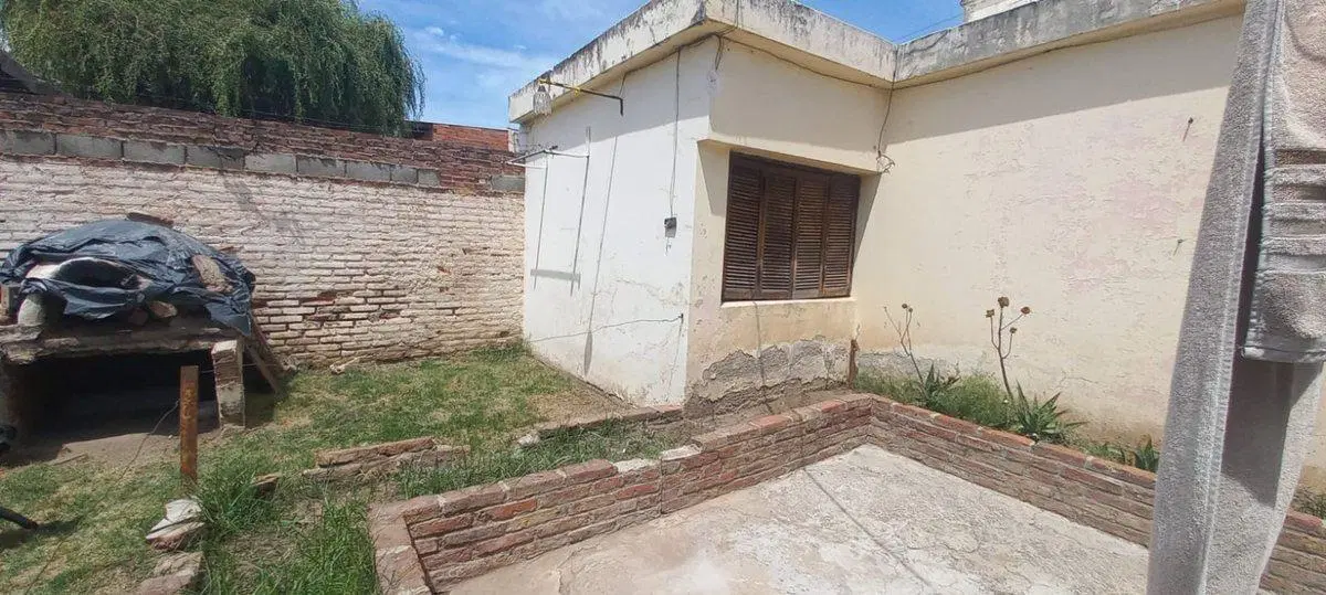 VENTA CASA 3 DORMITORIOS- CENTRO AMERICA CBA 5