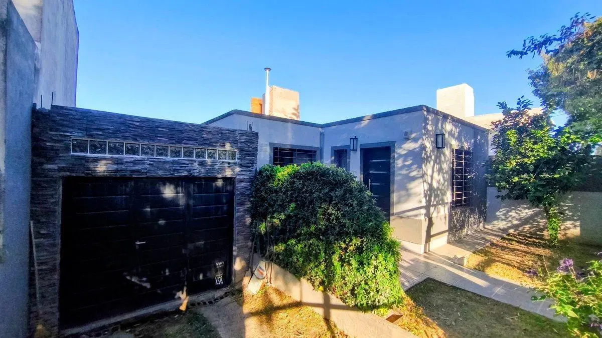 VENTA CASA 2 DORMITORIOS, PILETA LA CALERA CÓRDOBA 2