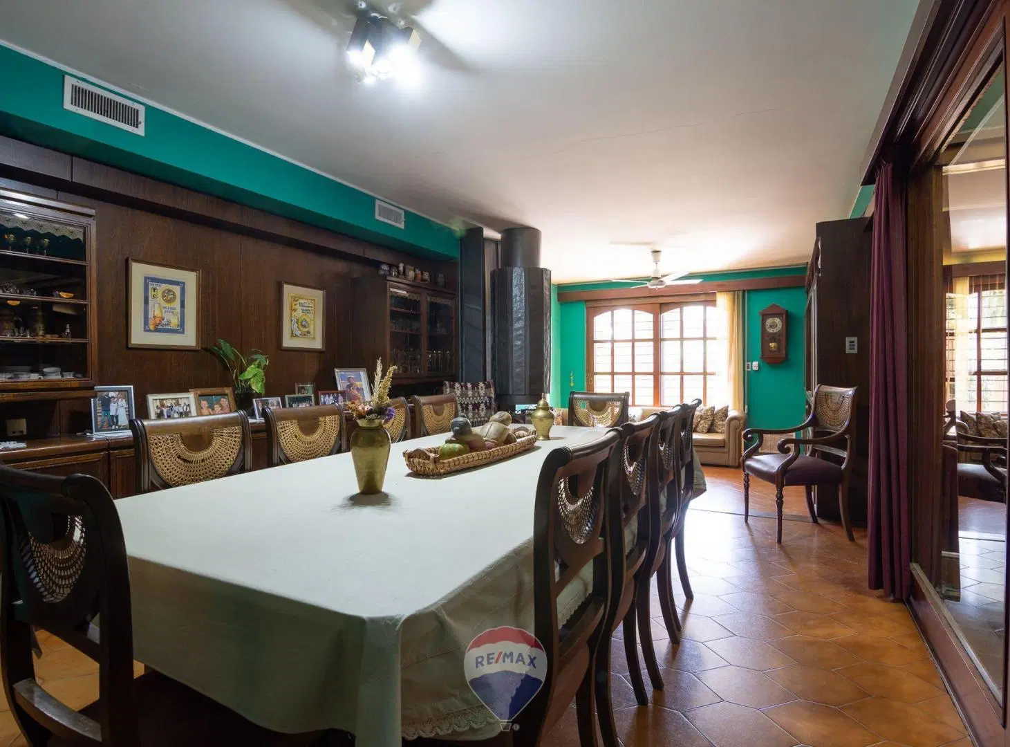 CASA VENTA 5 DORM.DEPTO.PILETA B°PARQUE HORIZONTE 5