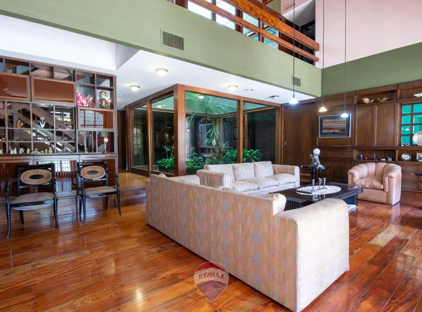 CASA VENTA 5 DORM.DEPTO.PILETA B°PARQUE HORIZONTE 2