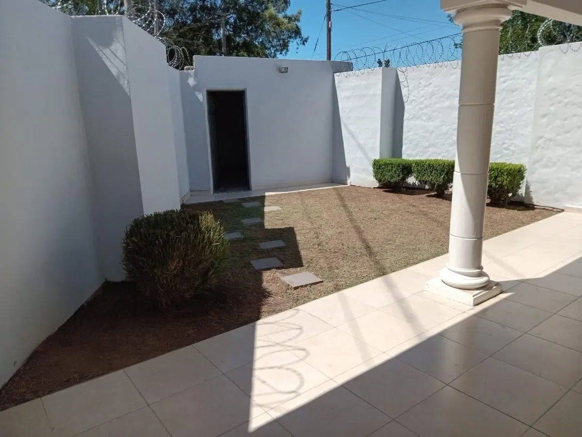 VENTA CASA MARCO SASTRE 3 DORMITORIOS COCHERA 5