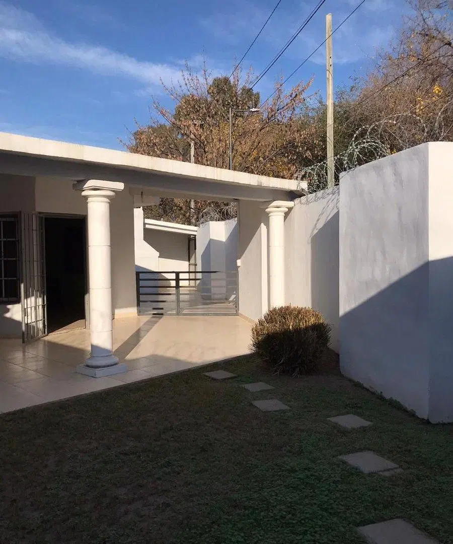 VENTA CASA MARCO SASTRE 3 DORMITORIOS COCHERA 3
