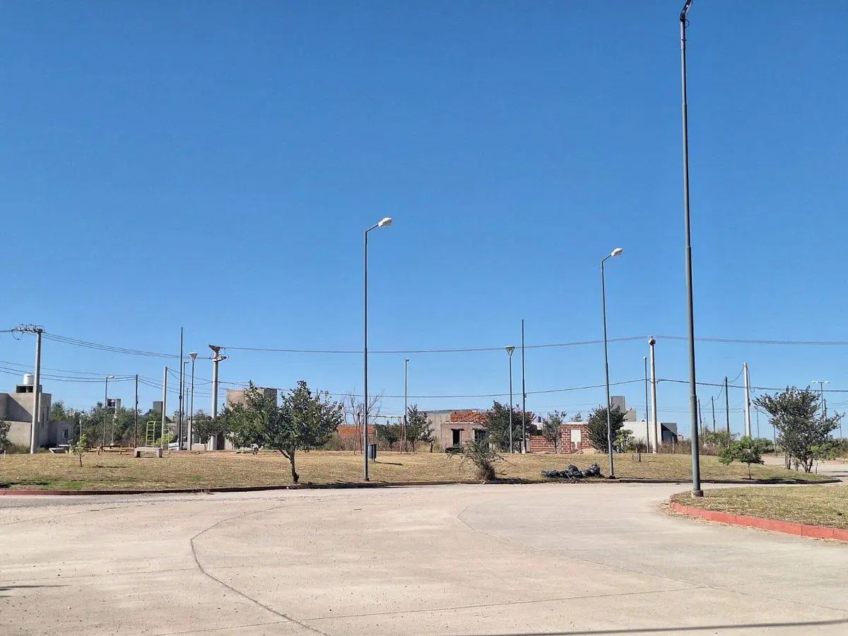 VENTA LOTE 200M2 FRENTE BARRIO SAN ISIDRO 3
