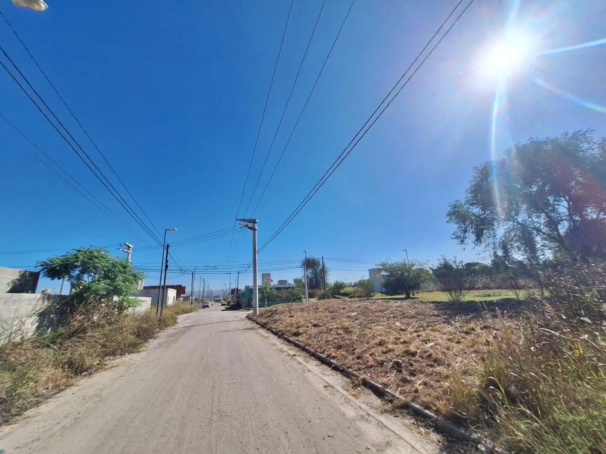 VENTA LOTE 200M2 FRENTE BARRIO SAN ISIDRO 2