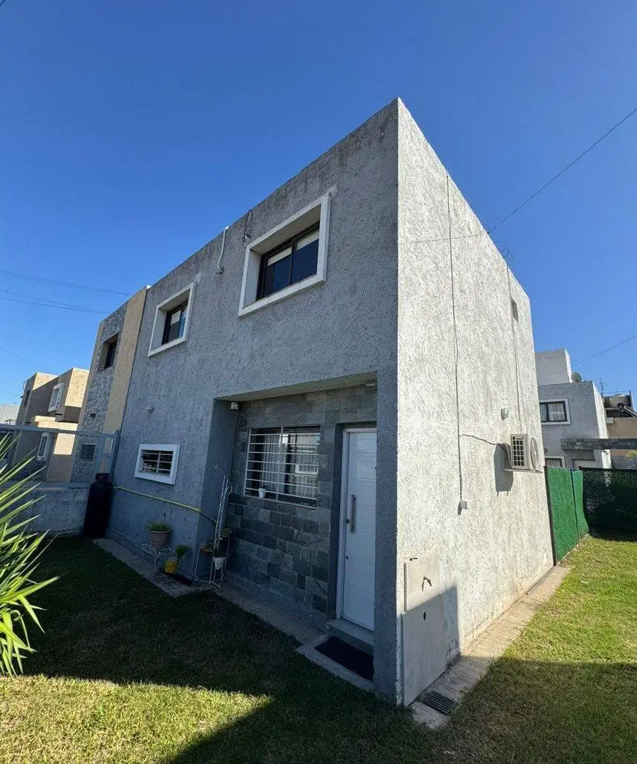 VENTA DUPLEX DOS DORM HOUSING VALLE CERCANO CBA 4
