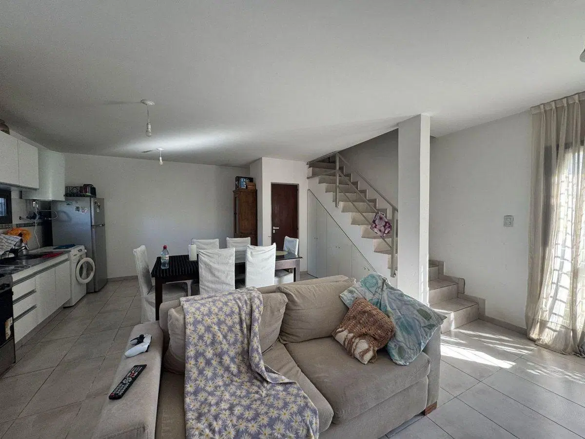 VENTA DUPLEX DOS DORM HOUSING VALLE CERCANO CBA 2