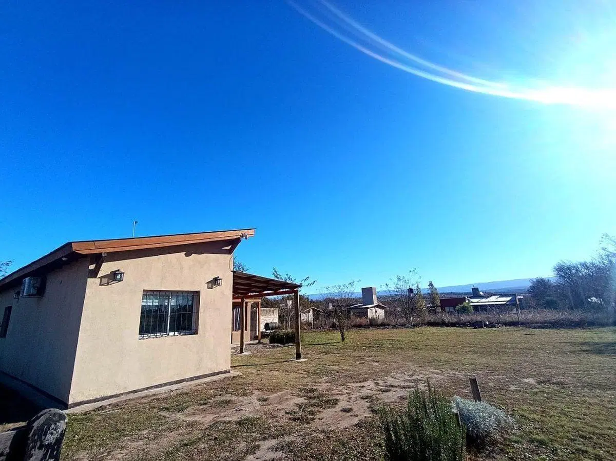 Se vende Casa 2 dormitorios Villa Ciudad Parque 4
