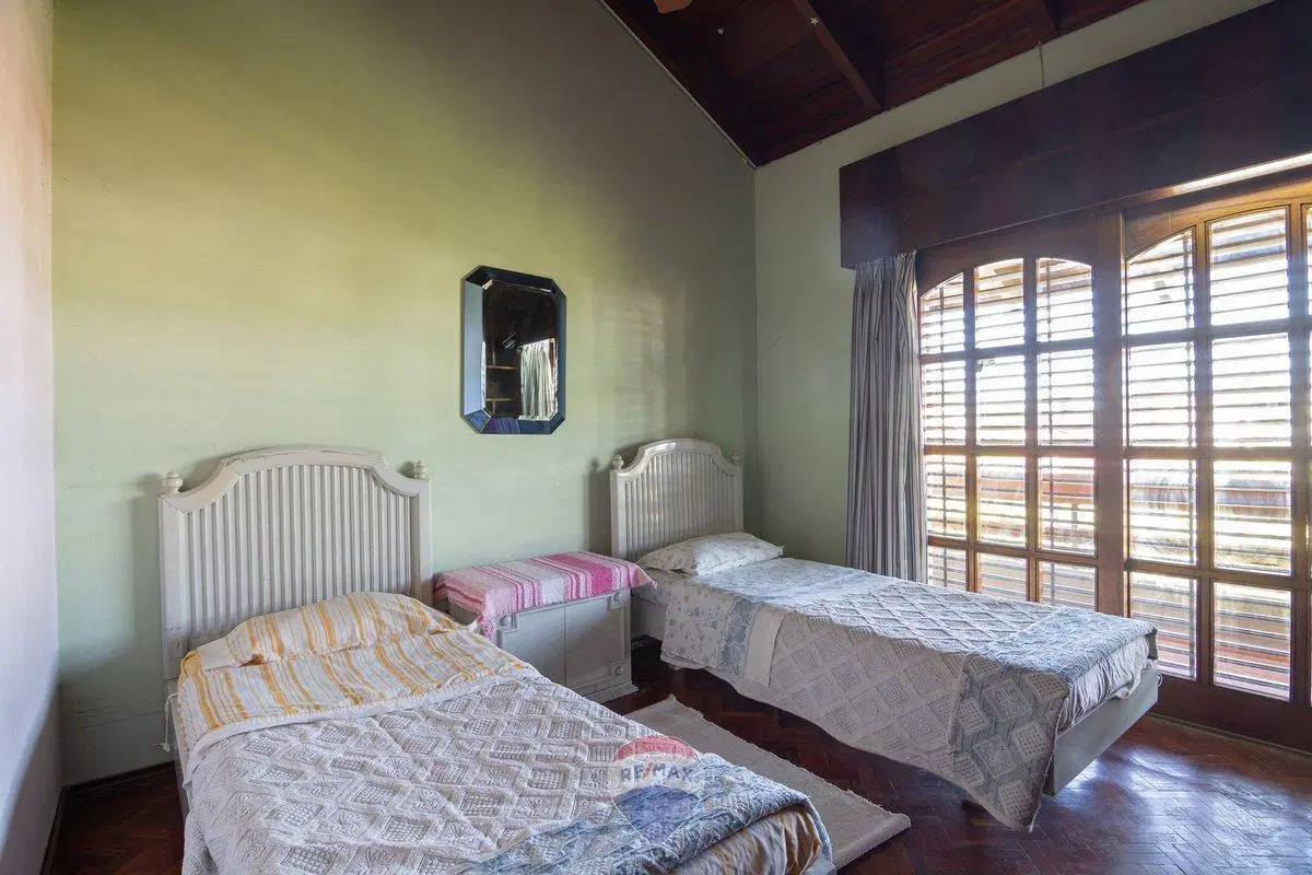 CASA VENTA 5 DORM B° PARQUE HORIZONTE CBA CAP 4