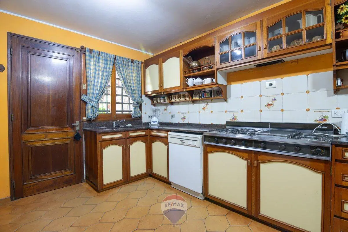 CASA VENTA 5 DORM B° PARQUE HORIZONTE CBA CAP 2