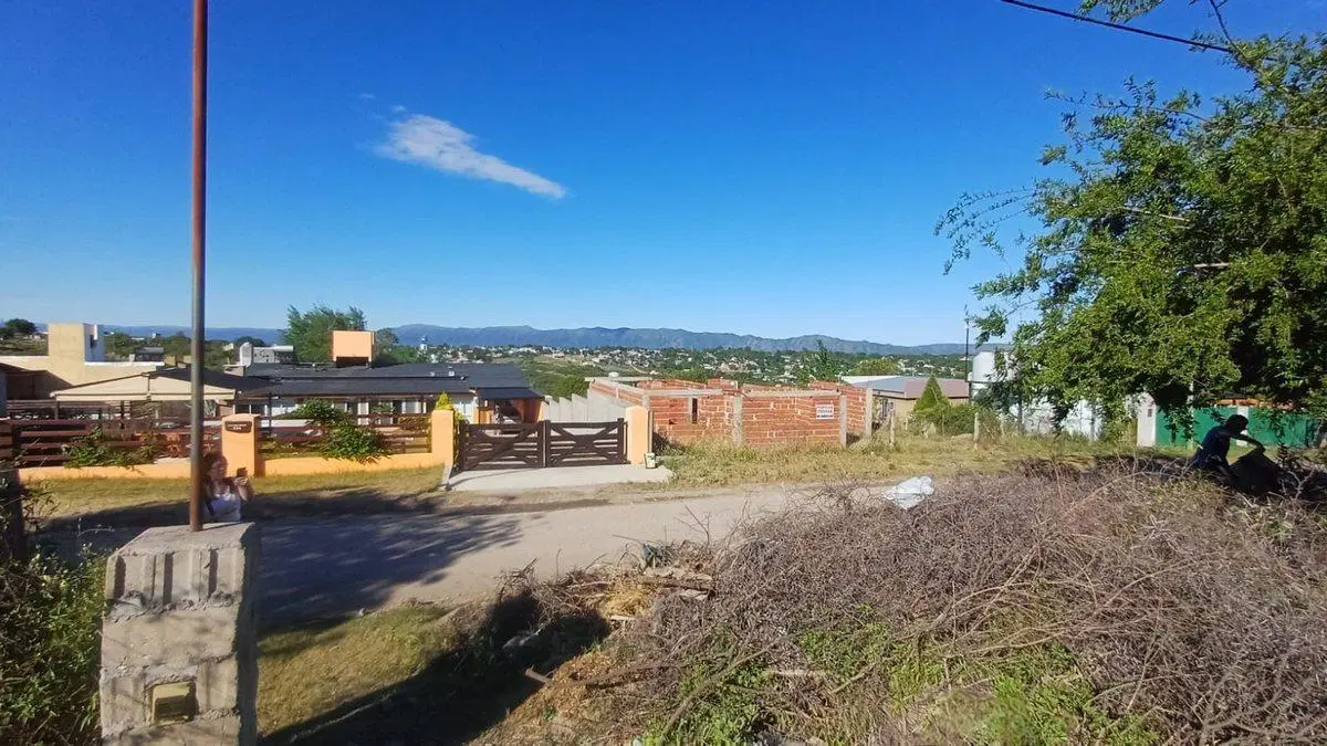 Venta Lote con servicios - Tanti, Córdoba 4