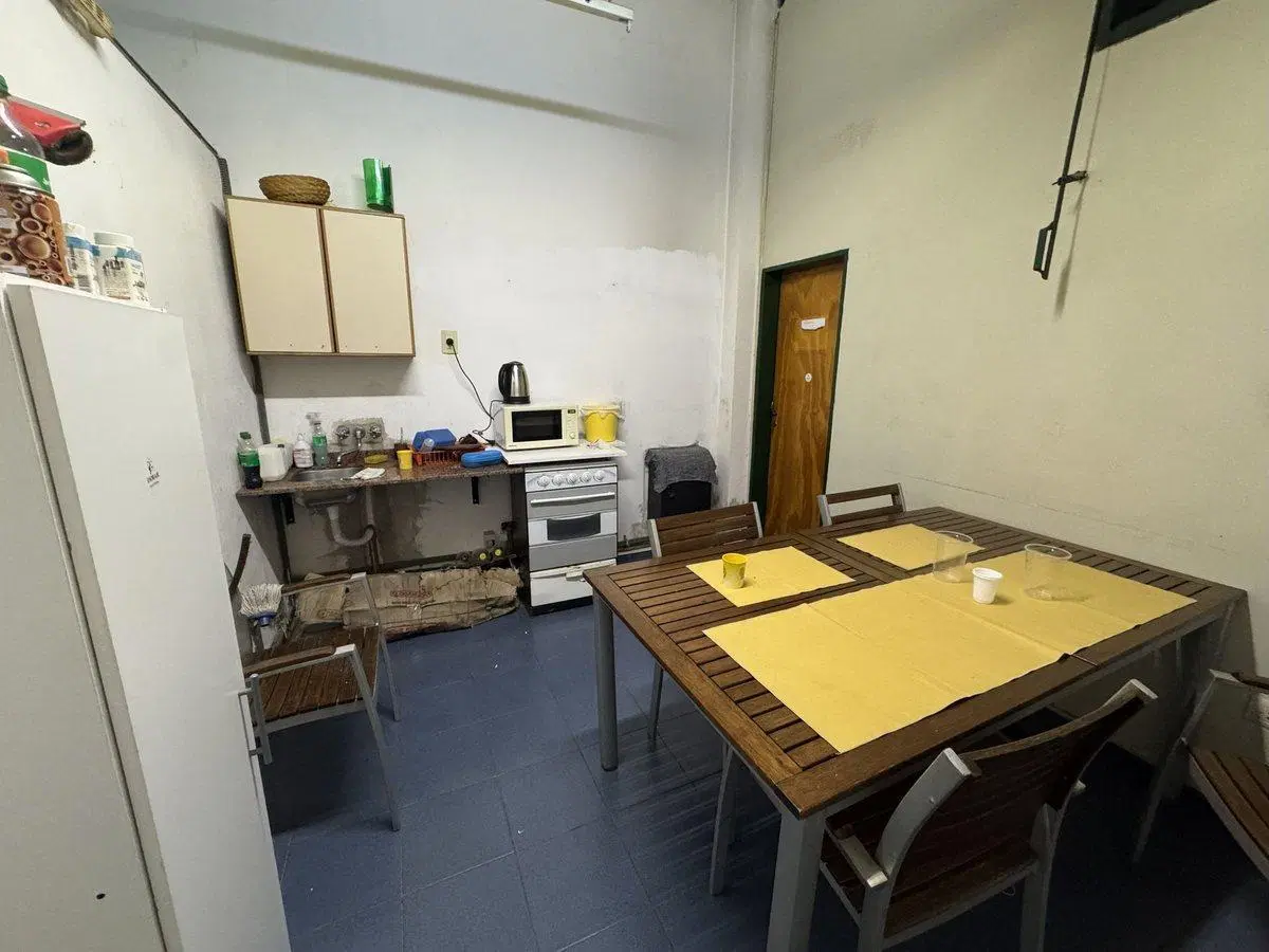 VENTA GALPON PROVIDENCIA 248M2 CON OFICINA BAÑO 5
