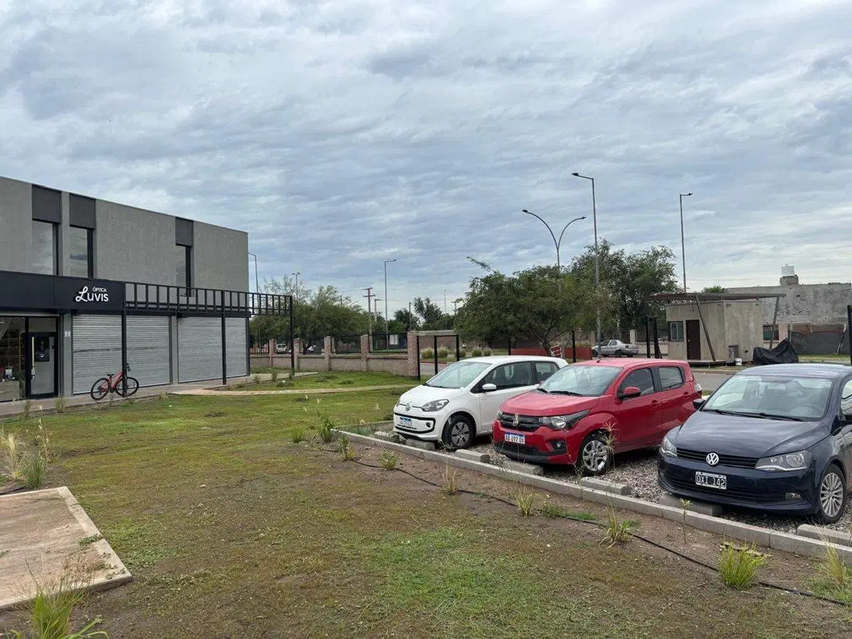 ALQUILER LOCAL MALL VALLE CERCANO 5