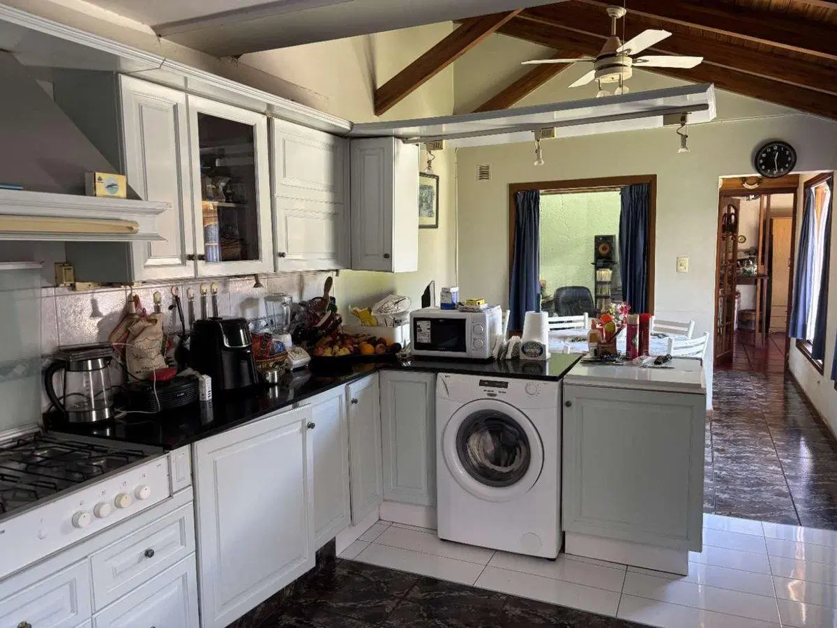 VENTA CASA CERRO CHICO 2 DORM QUINCHO 3