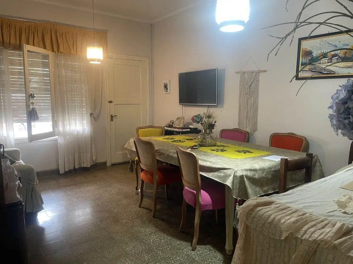 CASA 3 DORM + DPTO CON GRAN FRENTE NORES MARTINEZ 4