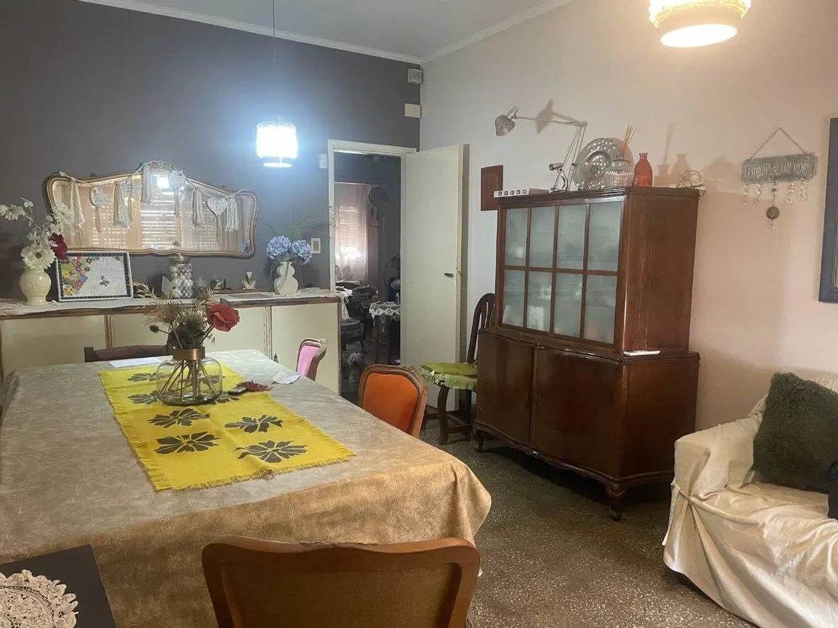 CASA 3 DORM + DPTO CON GRAN FRENTE NORES MARTINEZ 3