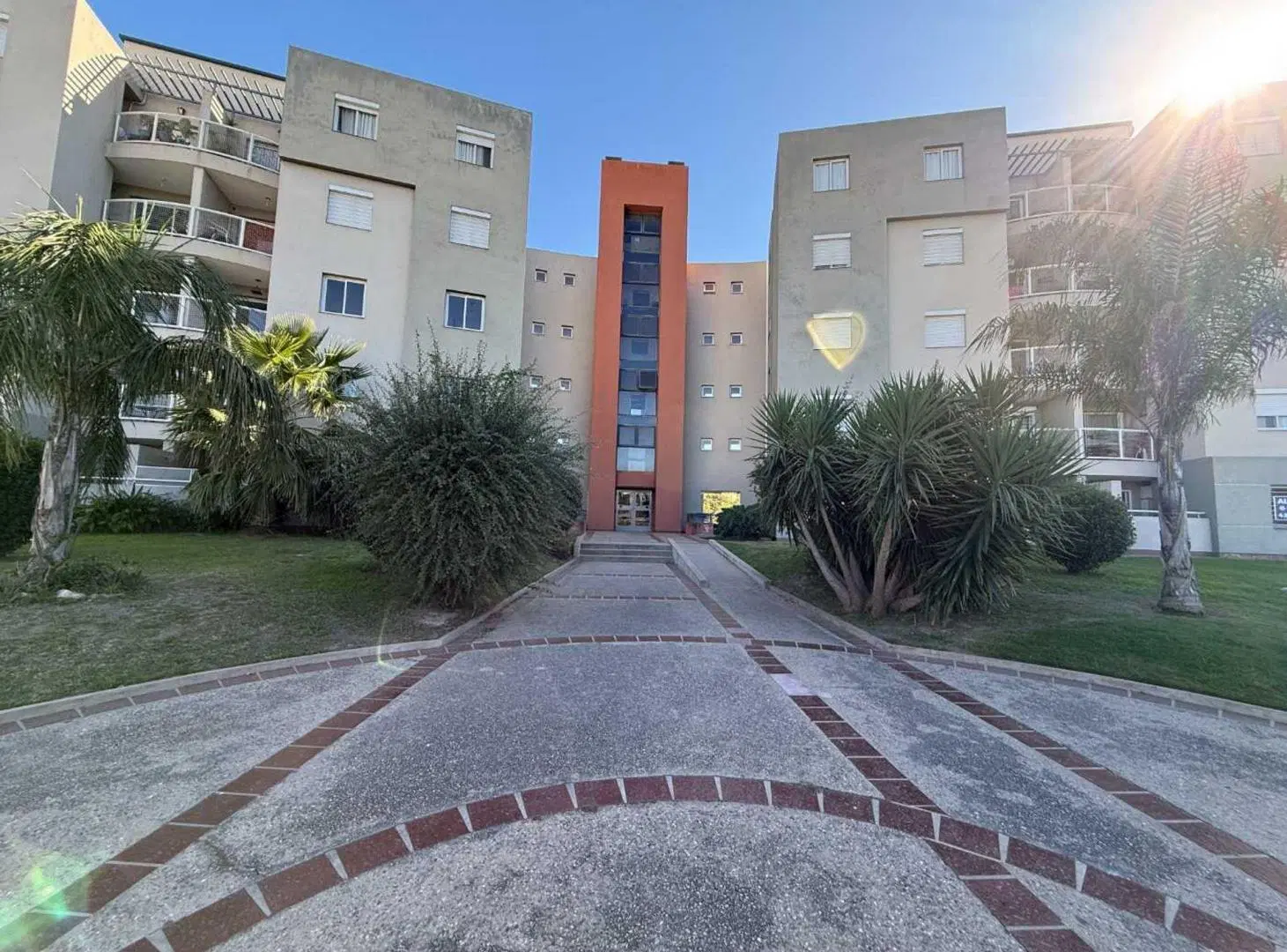 VENTA DEPTO 3 DORMITORIOS BALCONES DEL CHATEAU 2