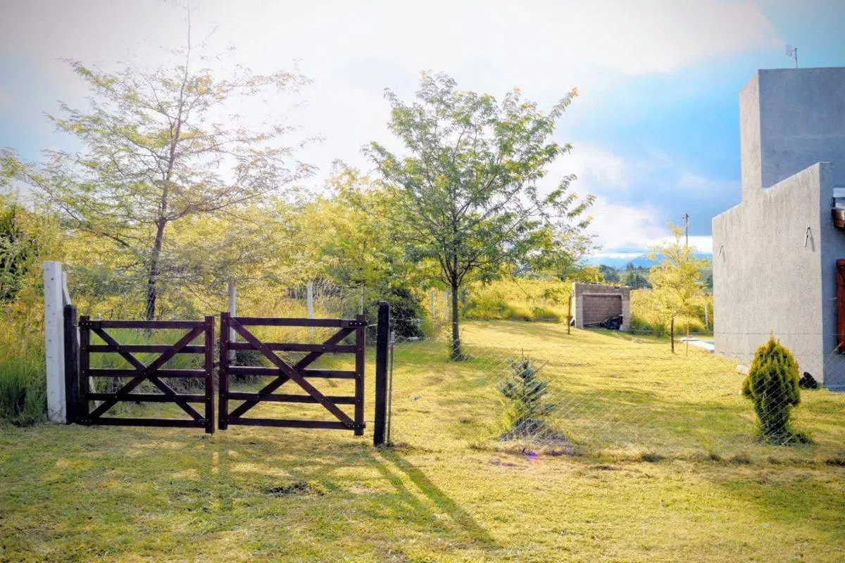 VENTA LOTE EN YACANTO. EXCELENTE VISTA.ESCRITURA 4