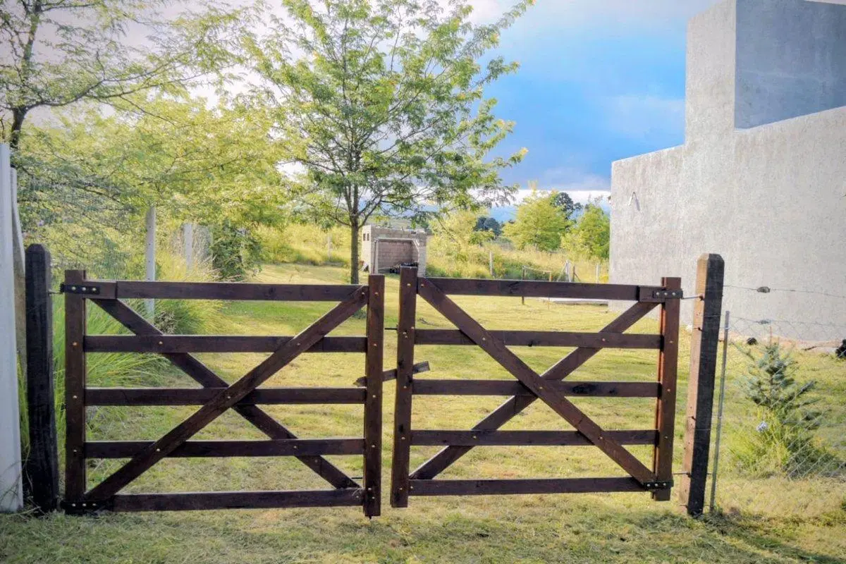 VENTA LOTE EN YACANTO. EXCELENTE VISTA.ESCRITURA 2