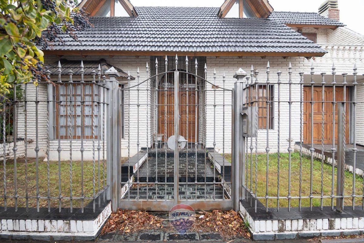 VENTA CASA 4 DORMITORIOS URCA, CORDOBA