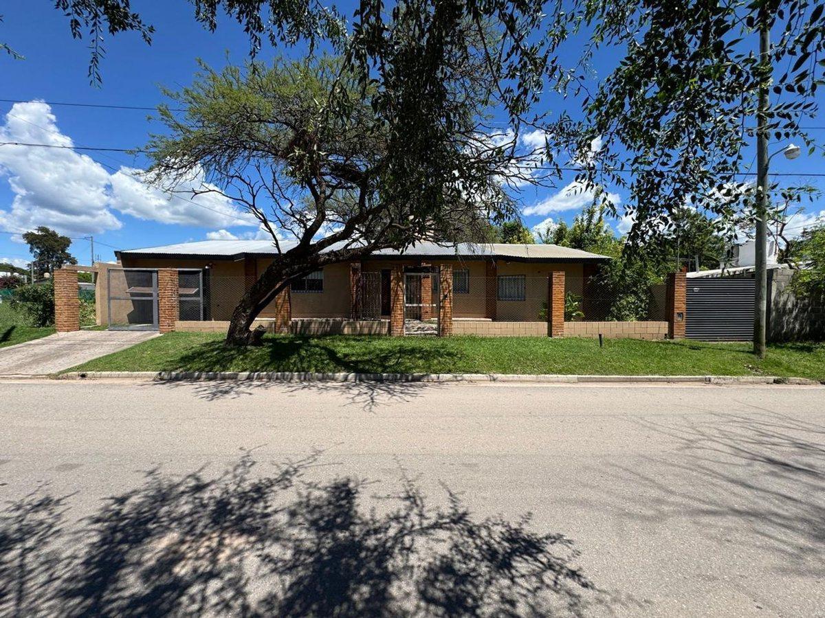VENTA CASA 3 DORMITORIOS VILLA ALLENDE CBA CAP.