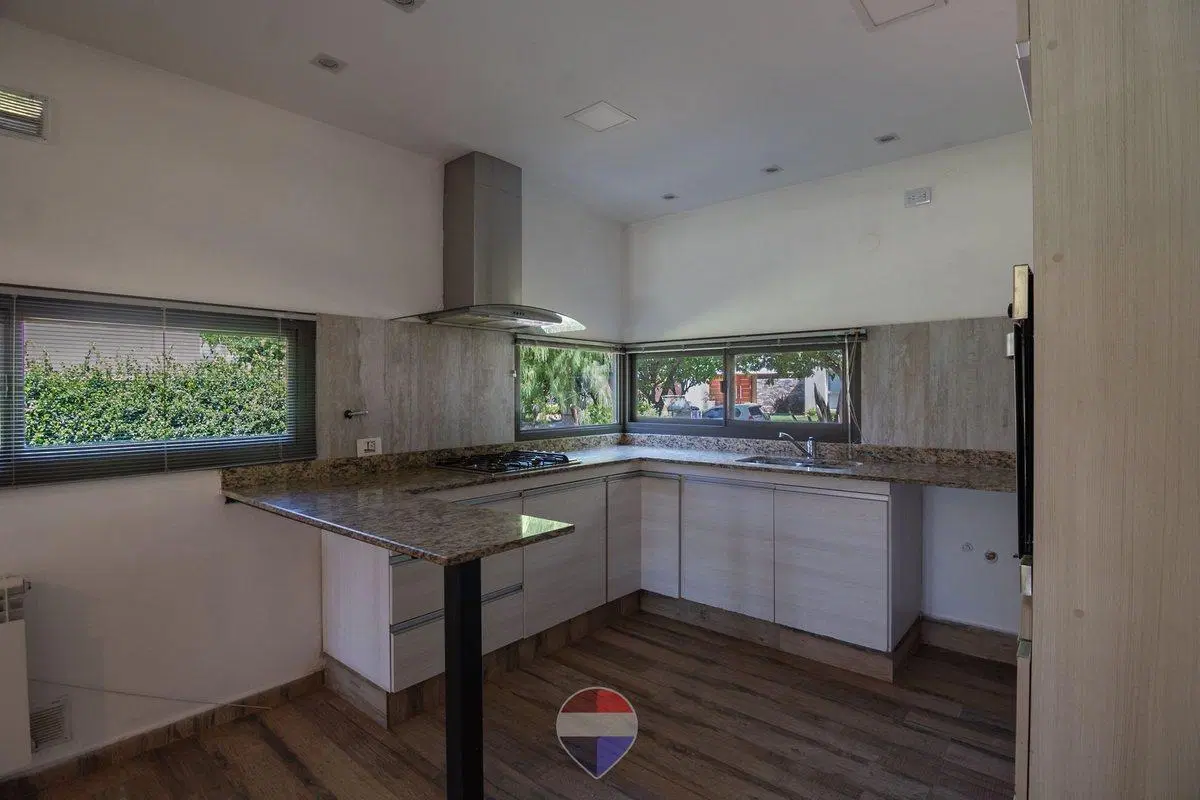 VENTA CASA 3 DORM C/PILETA FINCAS DEL SUR 2 CBA 5